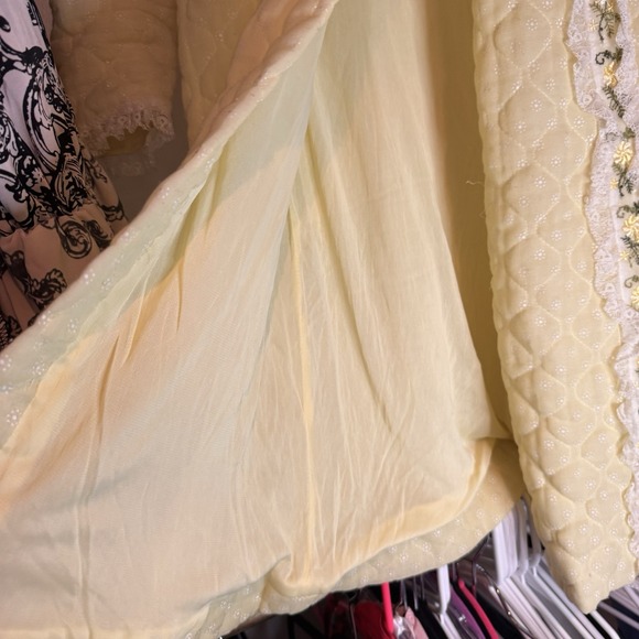 Vintage House Coat Quilted Robe Floral Lace 1960s By Loungees Butter Yellow Sz S - Picture 5 of 9